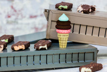 Load image into Gallery viewer, ice cream puzzle - make me iconic
