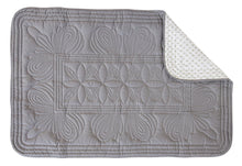 Load image into Gallery viewer, Bon Mere baby cot quilt. The back of the quilt with grey quilted pattern. 

